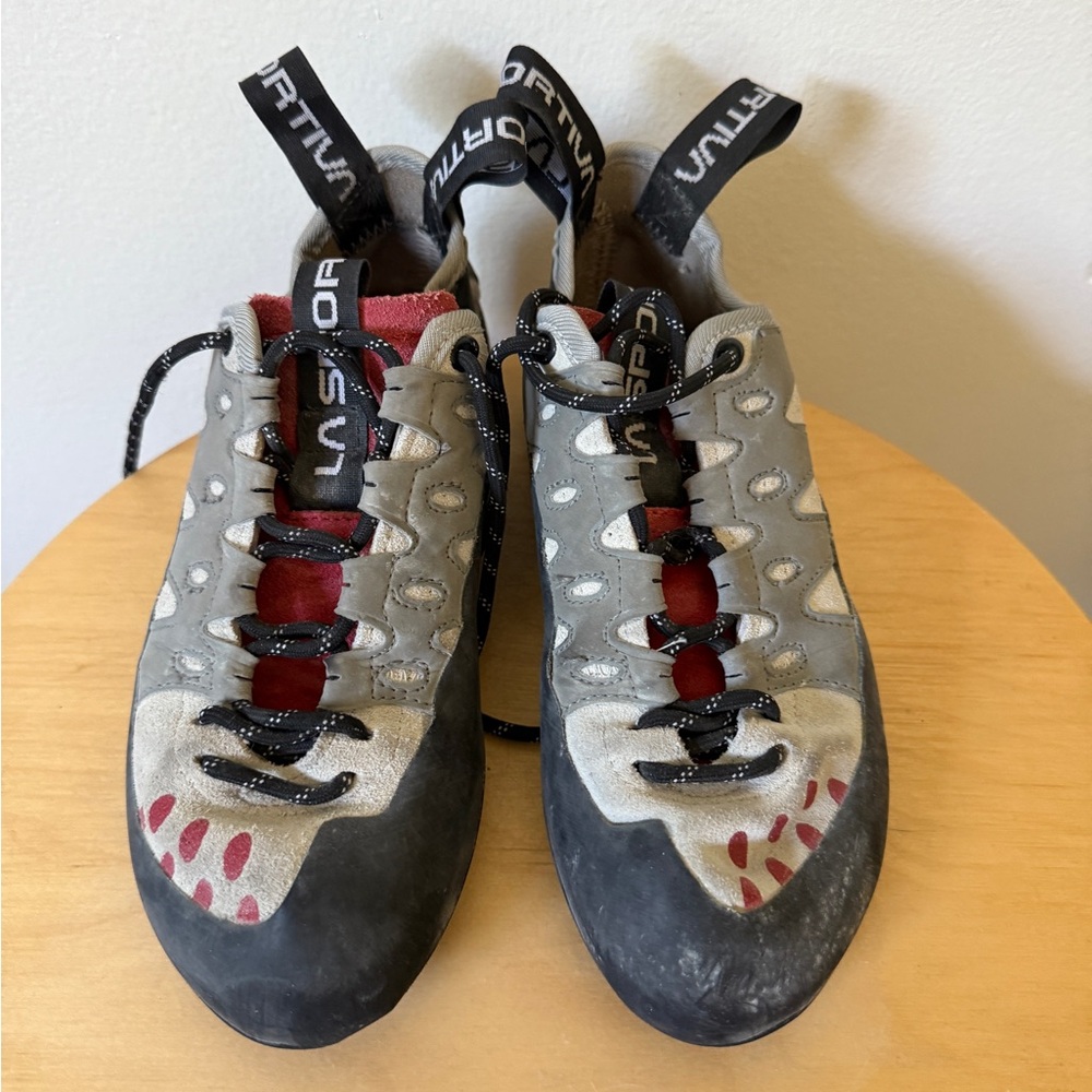 La Sportiva Gray and Red Climbing Shoes la sportiva tarantulace